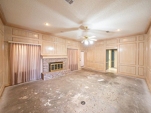 2nd image of 5522 85th St
