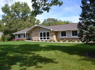 10042 N Brookdale Dr, Mequon, WI 53092