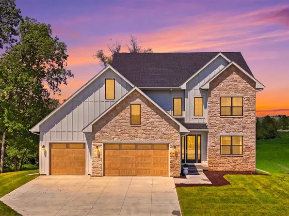 1204 Timber Trl, Solon, IA 52333