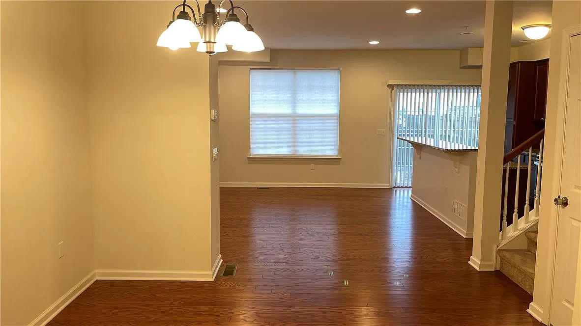 3 bed, 2.5 bath, 1680 sqft, $2,700 — Photo 4