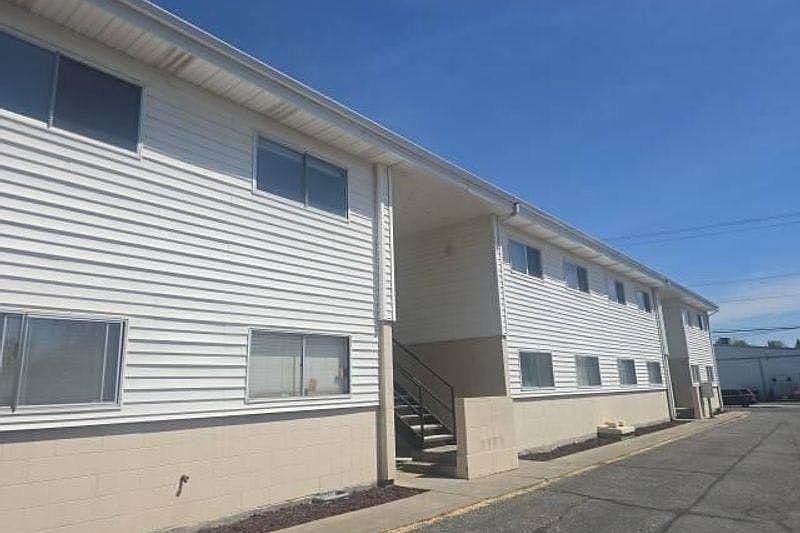 1st image of 1305 Goethals Dr APT E