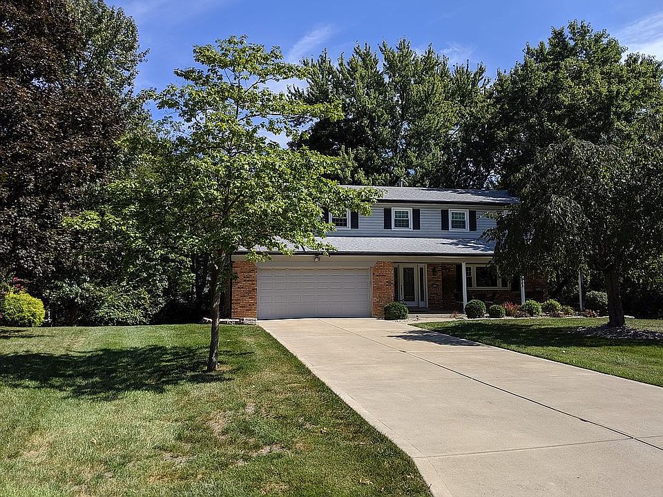 1st image of 9220 Village Green Dr