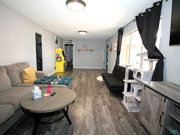 5th image of 124 Kansas Dr