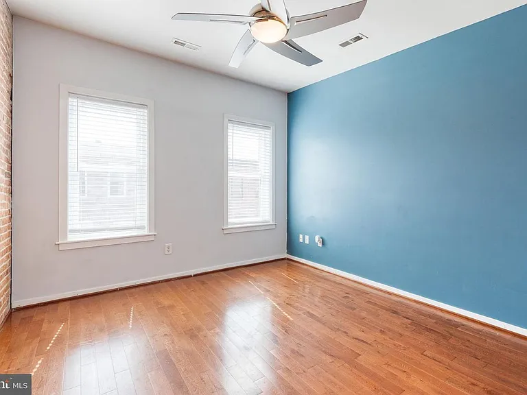 112 N Streeper St — Photo 14