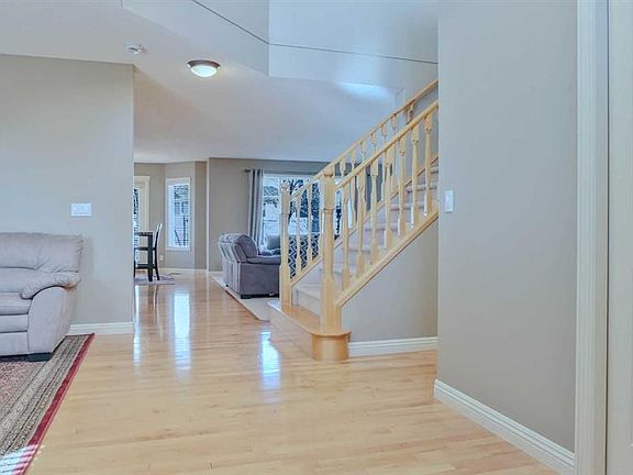 2nd image of 220 E Everwillow Grn SW