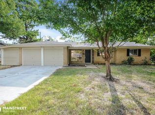 300 Anderson Dr, Hurst, TX 76053