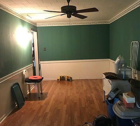 2nd image of 405 Holiday Dr