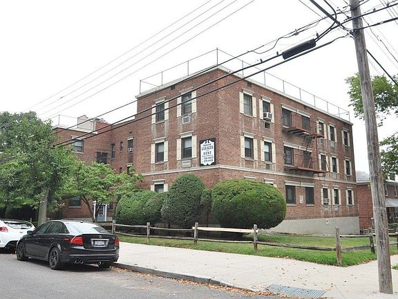 5th image of 20516 42nd Ave APT 1B