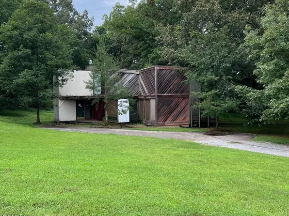 2210 Edinborough Dr, Murray, KY 42071