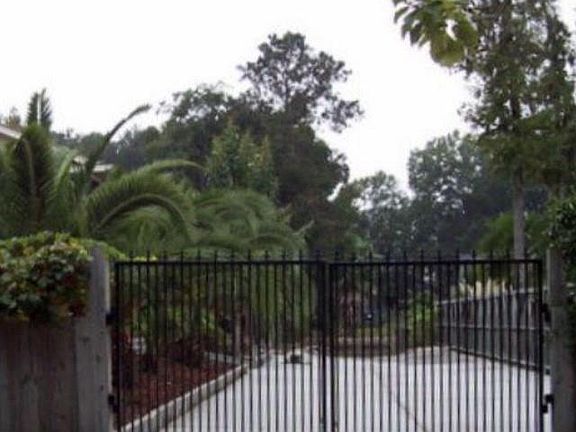 3rd image of 575 Tideland Dr