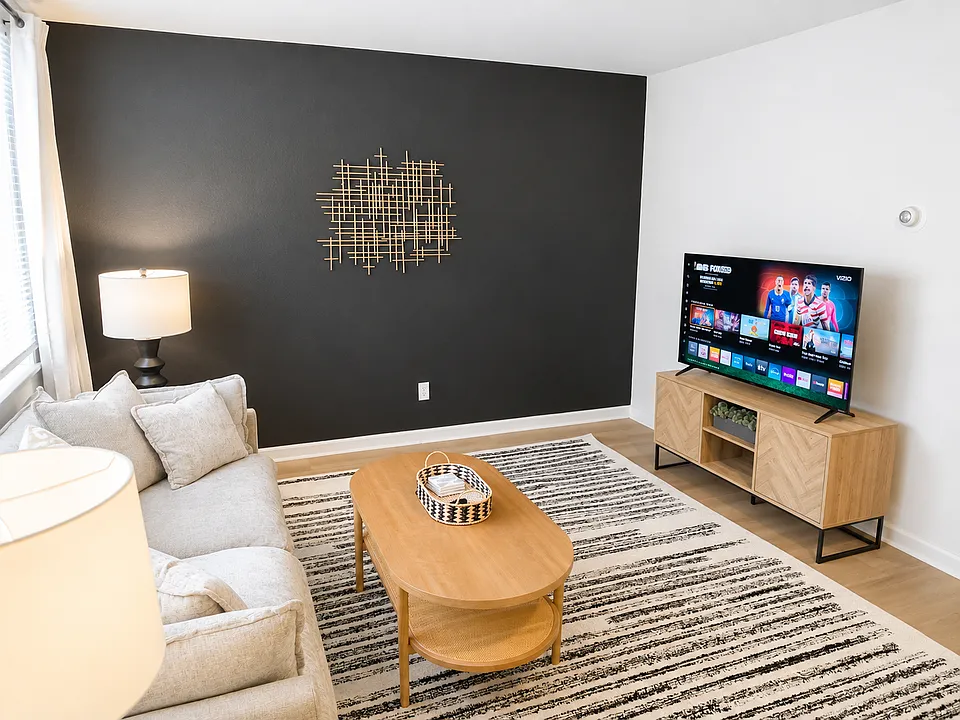 4401 N Grand River Ave #3