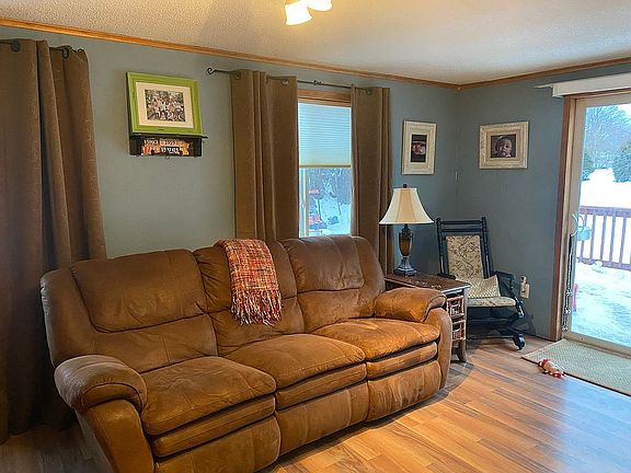 3rd image of 35 West Ave