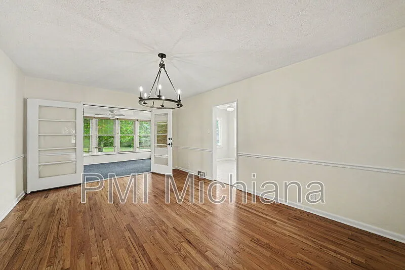 4 bed, 2.0 bath, $3,500 — Photo 4