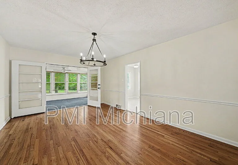 510 E Pokagon St — Photo 4