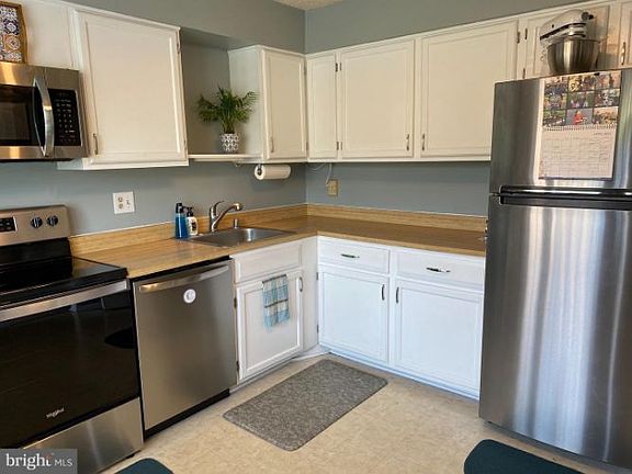 5th image of 3063 Tecumseh Ct