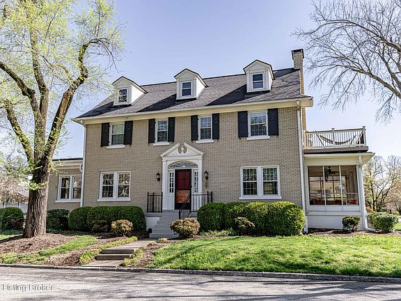 2nd image of 2201 Woodford Pl