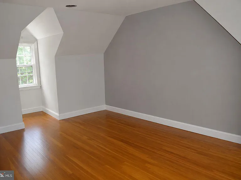 324 W Asher St — Photo 10