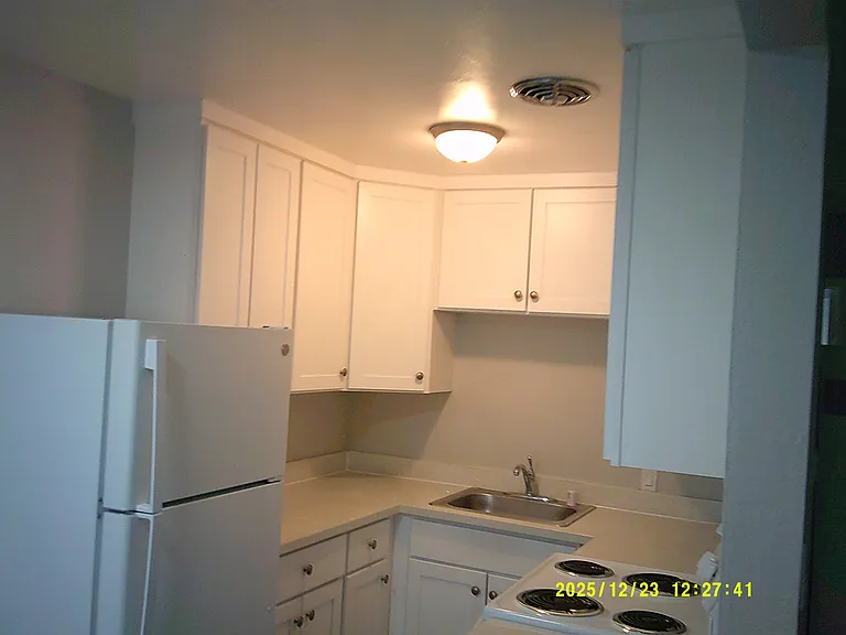Pacific Apartments — Photo 7
