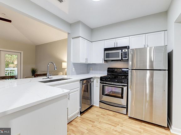 4th image of 12915 Alton Sq APT 413