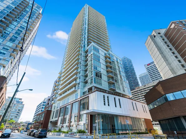 33 Helendale Ave #1203, Toronto, ON M4R 0A4