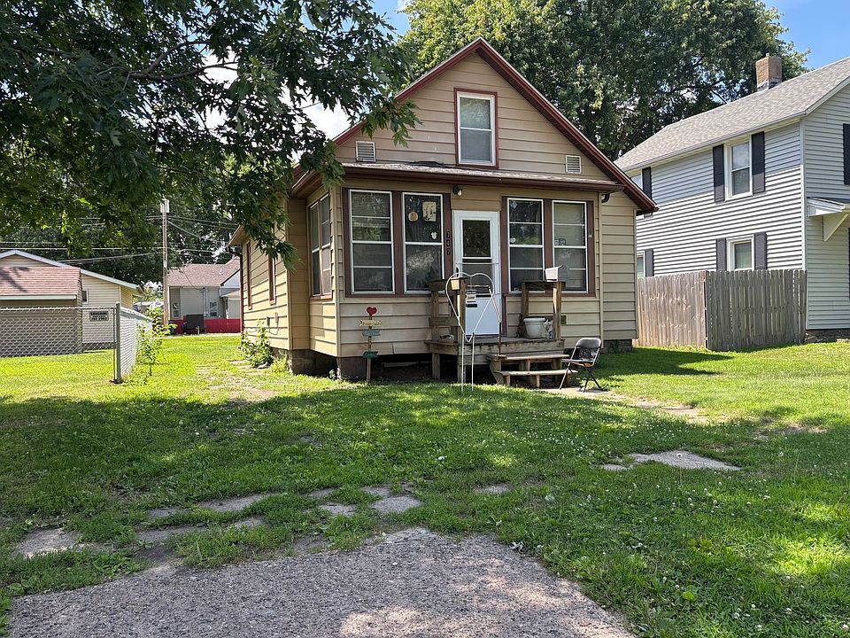 1st image of 747 20th St