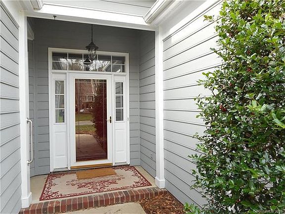 2nd image of 13610 Royalwood Ln