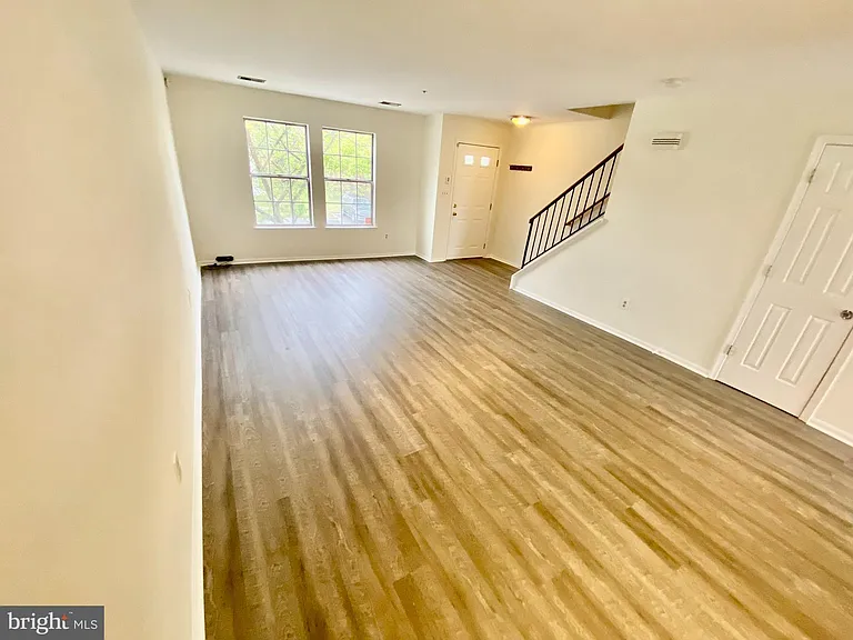 1468 Nestlewood Ct — Photo 6