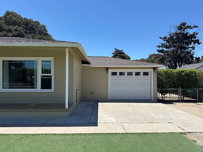 270 Walnut St — Photo 2