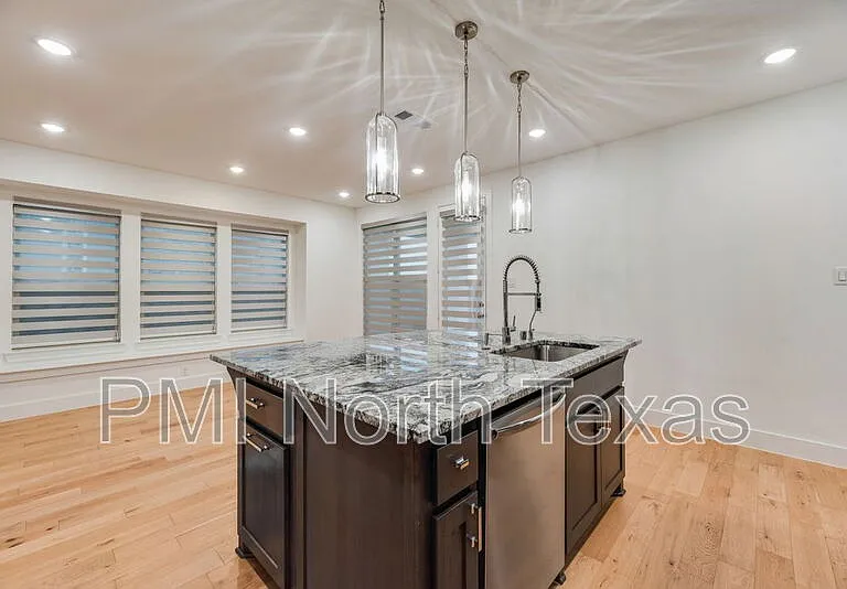 3926 Stars St — Photo 8