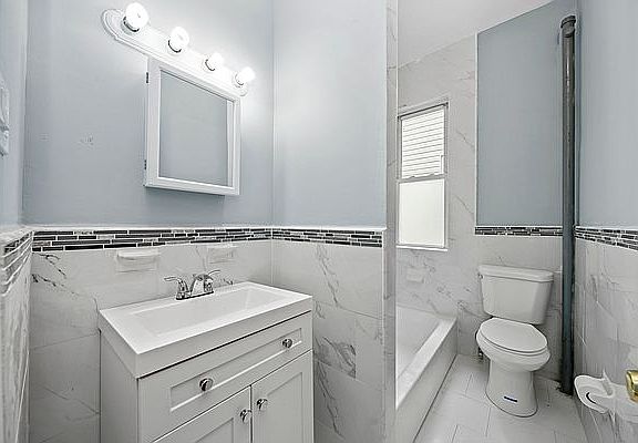 5th image of 1368 Teller Ave Floor 2