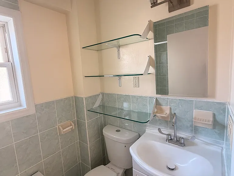 310 S 7th Ave — Photo 31
