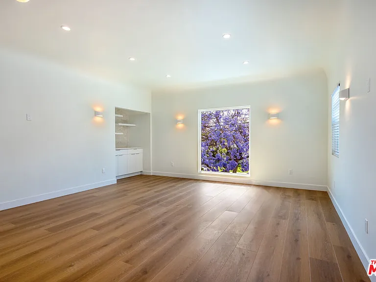 1450 S Holt Ave — Photo 10