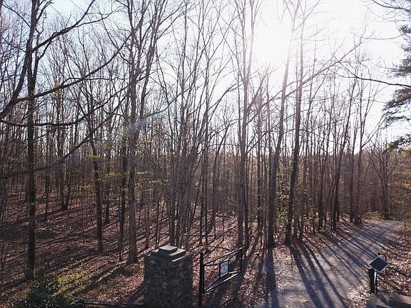 5th image of 9 Greenbrier Overlook Dr #9