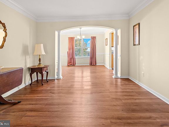 5th image of 503 E Piney Point Dr