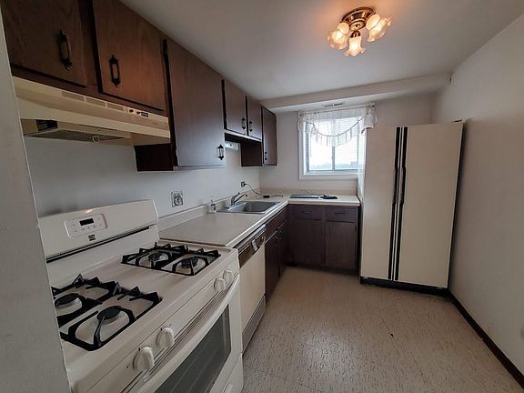 5th image of 1460 Fairlane Dr APT 511