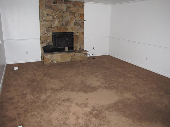 4th image of 10228 S Willowbank Cir