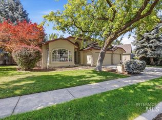 8001 W Innsbrook Ct, Boise, ID 83704
