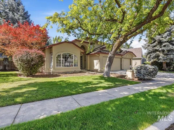8001 W Innsbrook Ct, Boise, ID 83704