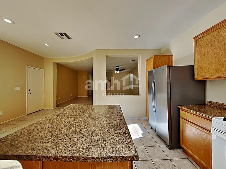 29 Belden Ave — Photo 4