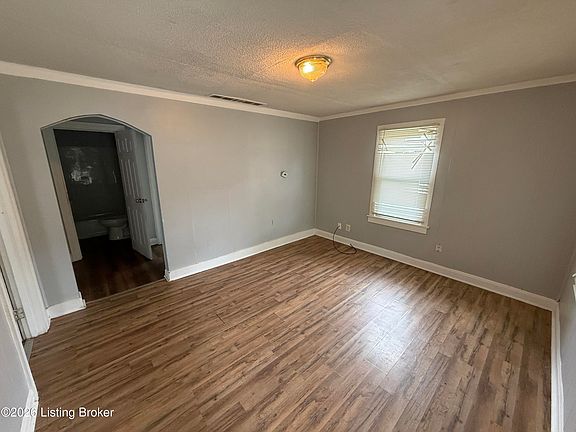 3rd image of 1616 Bicknell Ave
