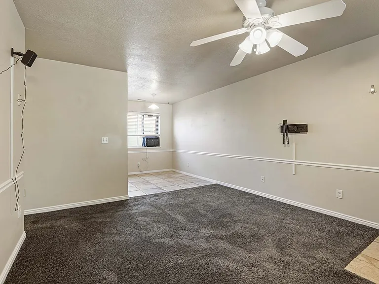 264 N 3 E #602 — Photo 4