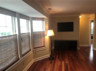 44 Greenview Ln #44, Milford, CT 06461