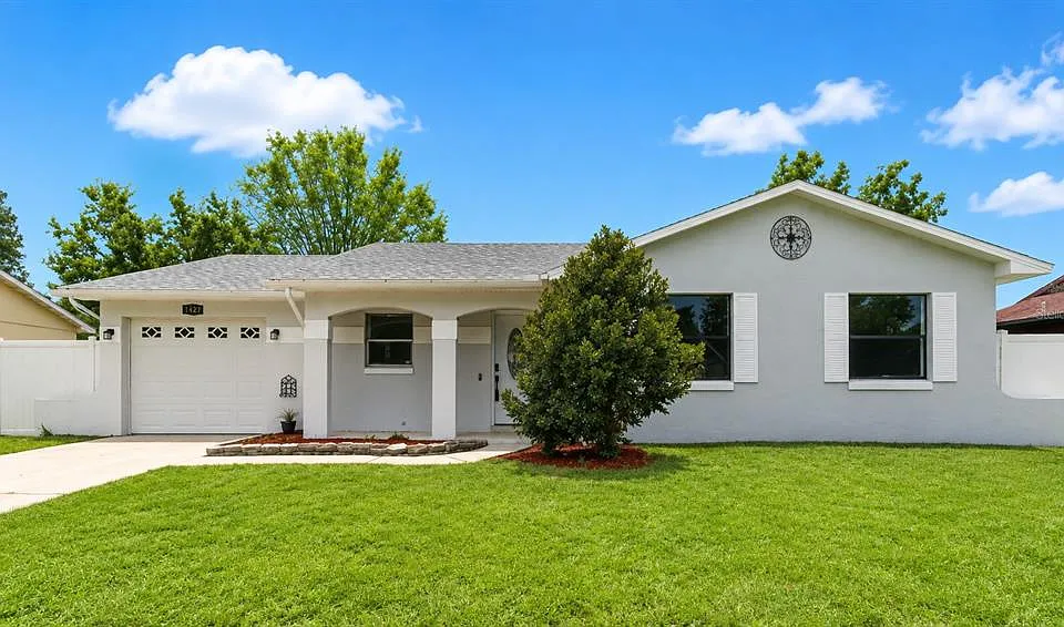 1427 Benwick Way