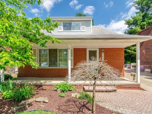 3413 Grindley Park St, Dearborn, MI 48124