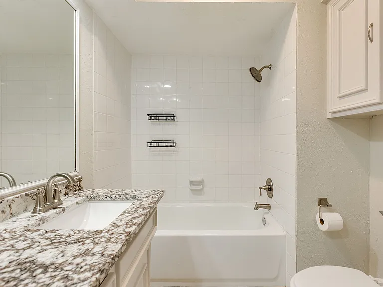 425 Provincetown Ln — Photo 22