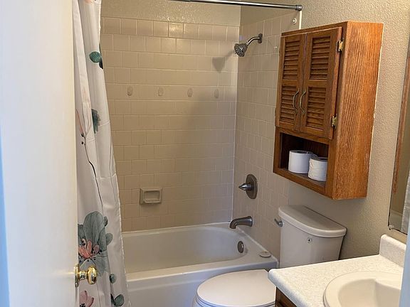 4th image of 937 E Cotati Avenue