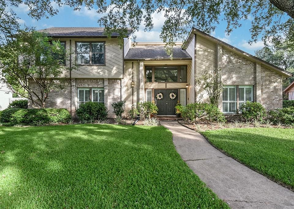 1st image of 2411 Cypress Hl