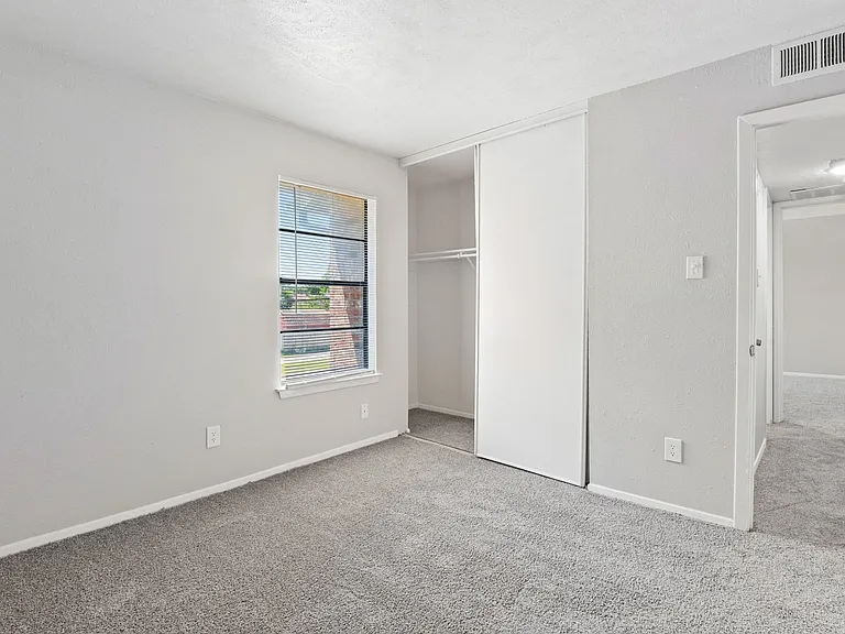 The Summit Apartments — Photo 46