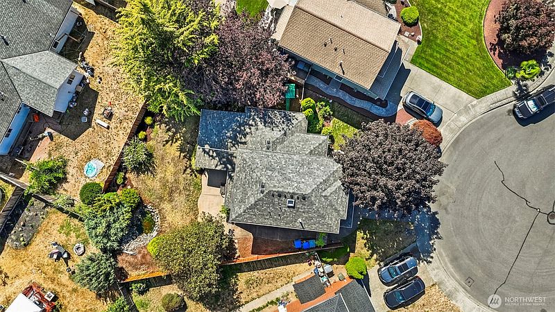3rd image of 505 Alexander Court NW