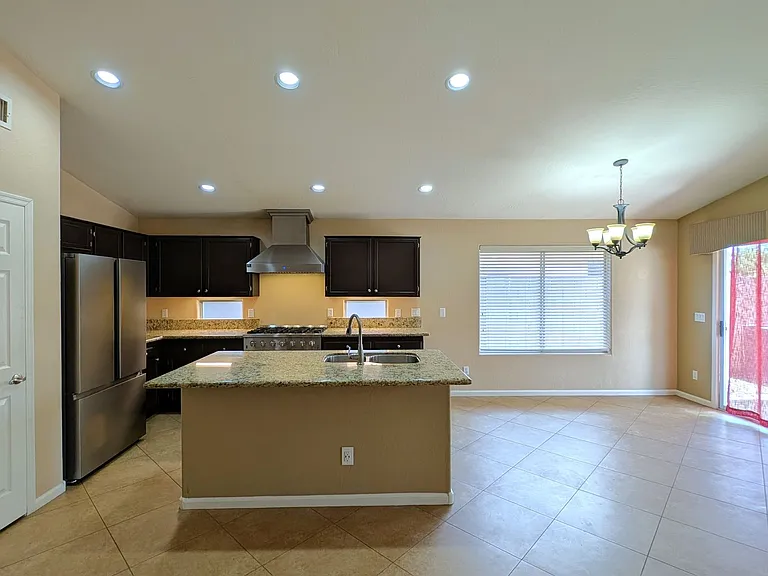 929 N Quail Ln — Photo 10